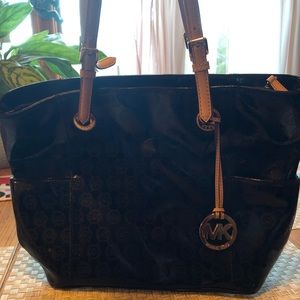 Black Michael Kors tote